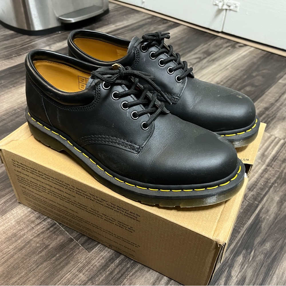 dr martens 8053 mens oxfords